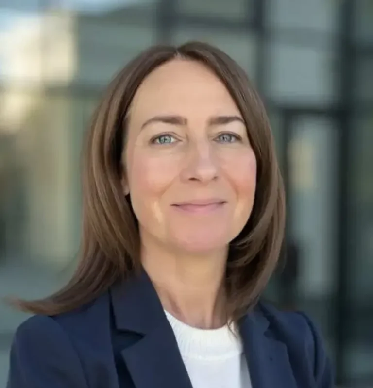 Julie Niven | Inspection and Maintenance Personnel